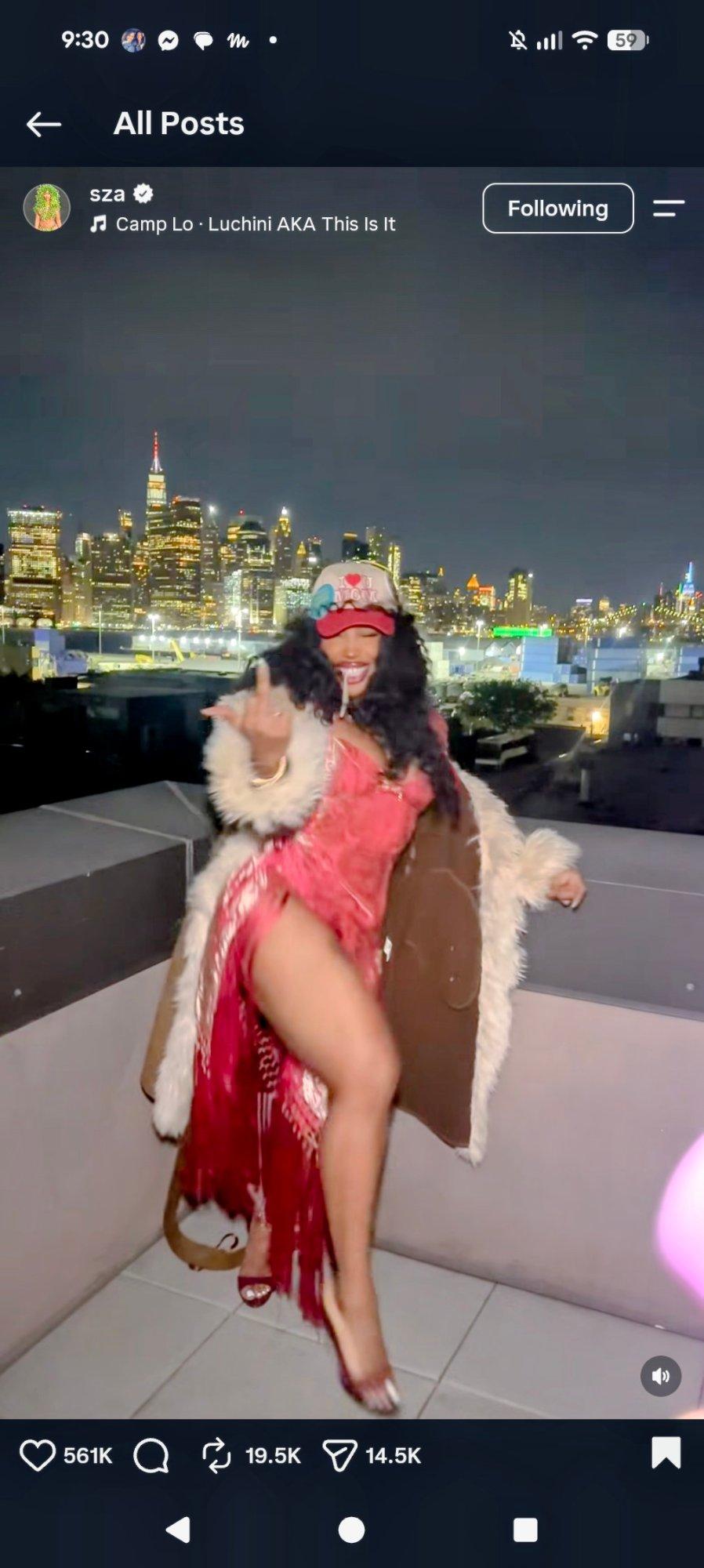 SZA, Long black curls