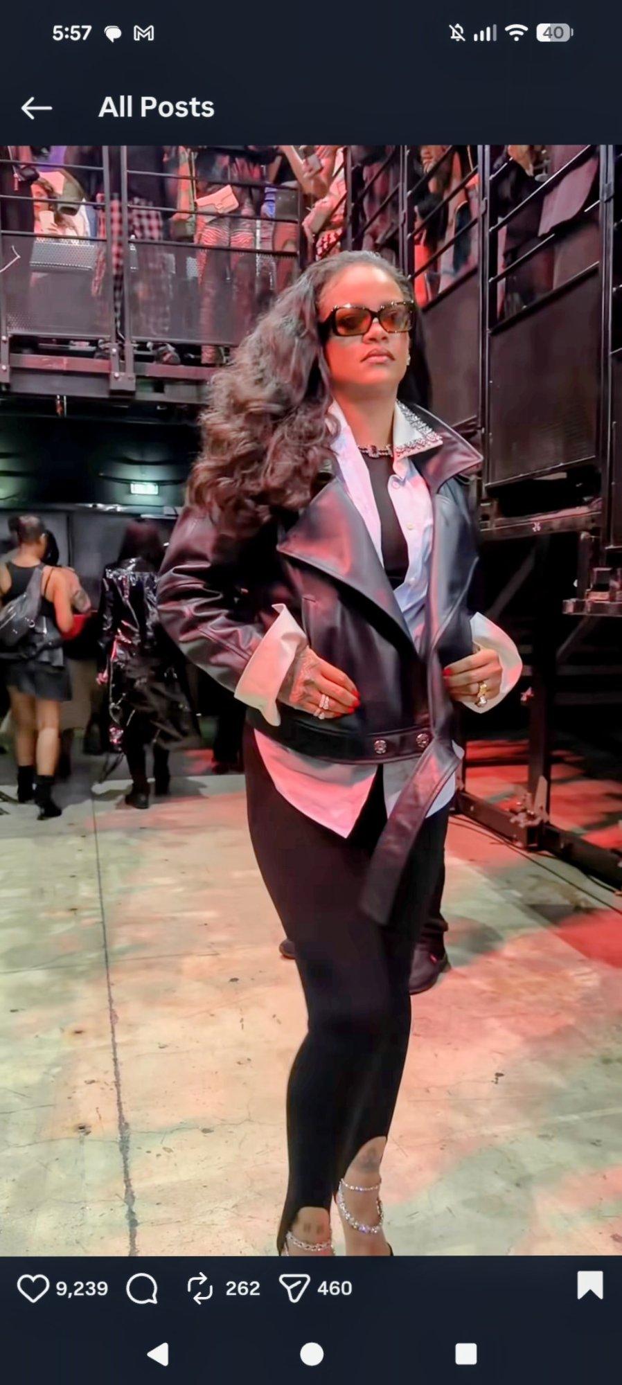 Rihanna, Voluminous Curls